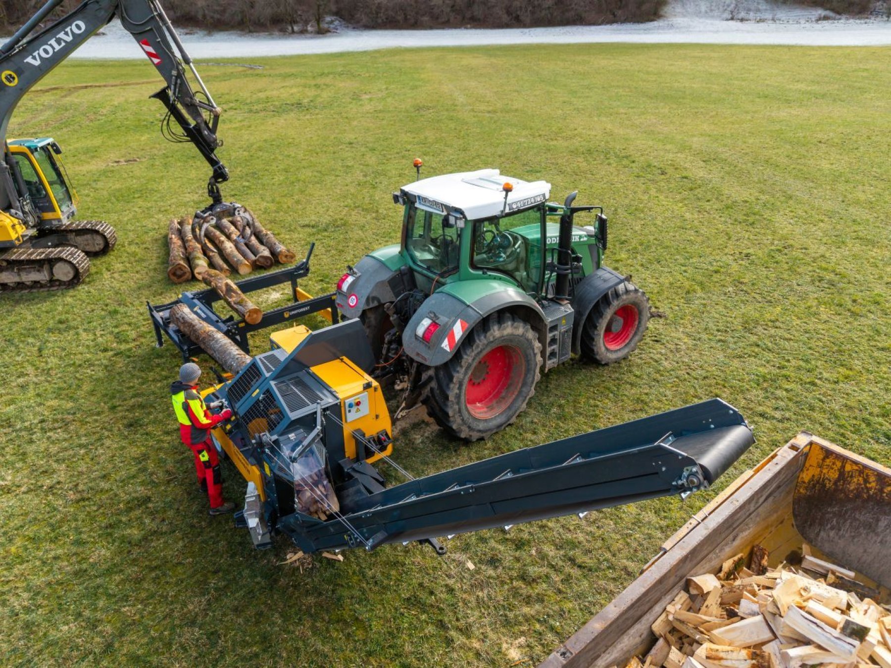 TITAN 40/20 tűzifa feldolgozó