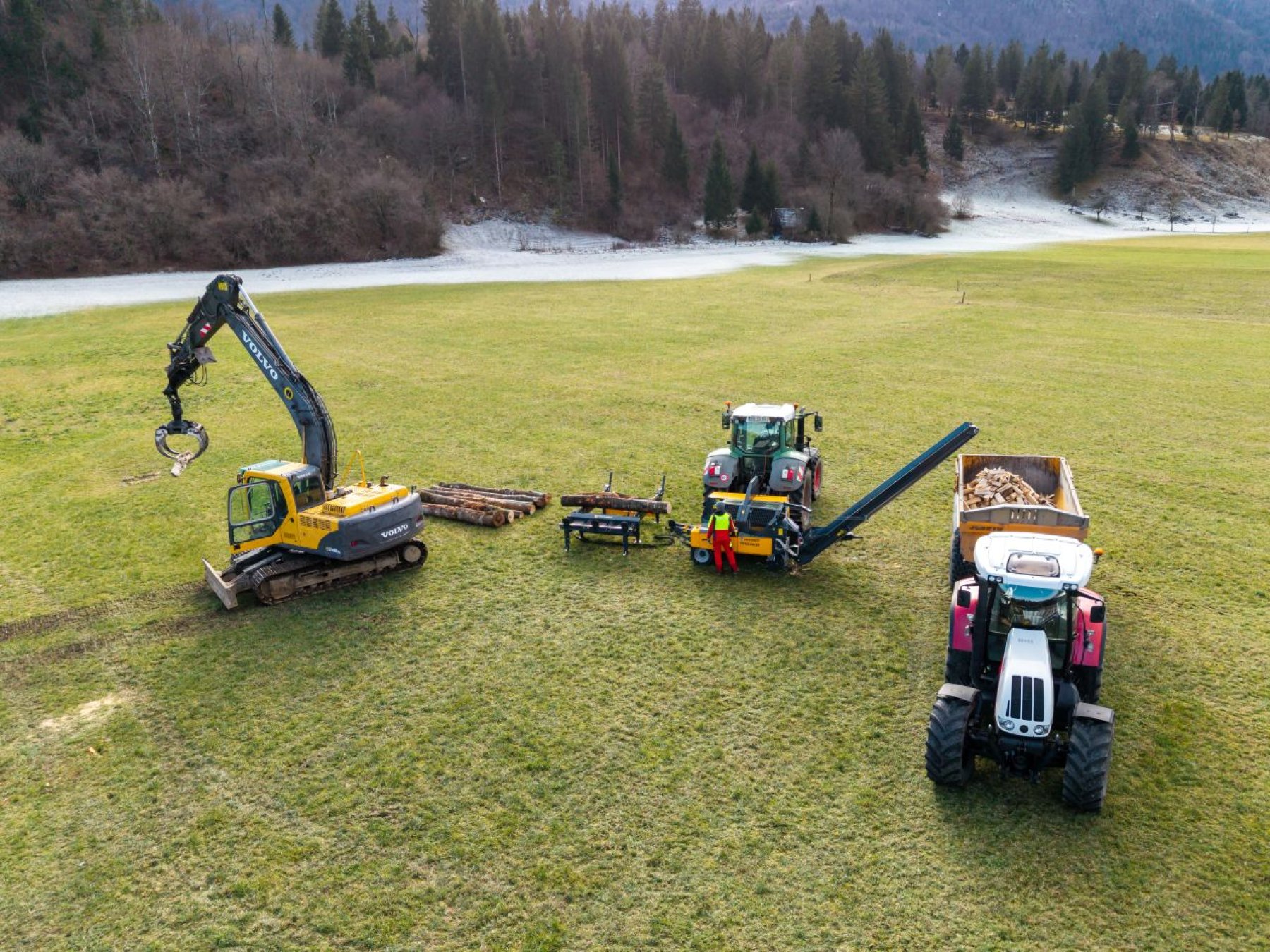 TITAN 40/20 tűzifa feldolgozó